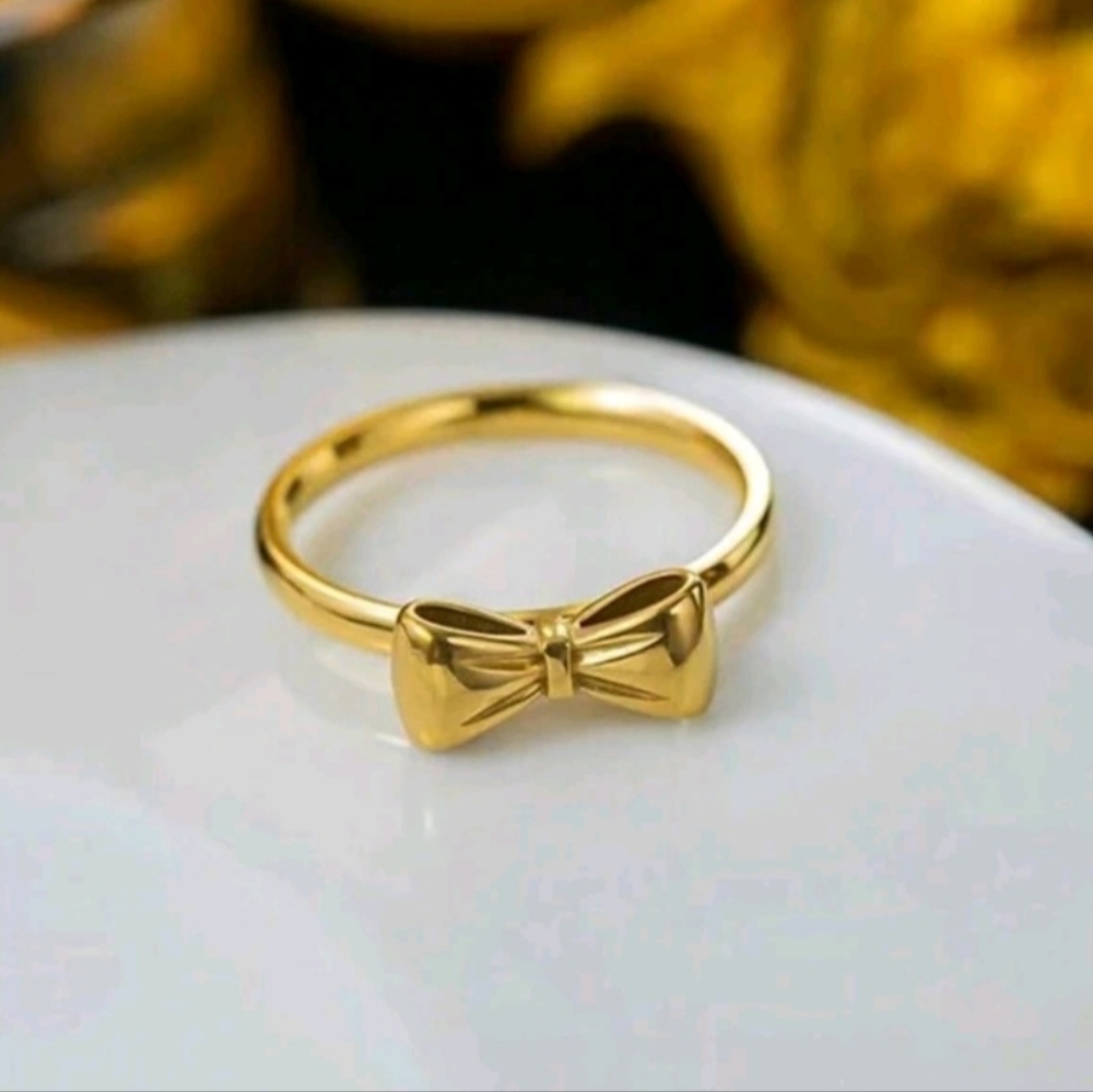 Gold bow ring - Picture 2 of 2